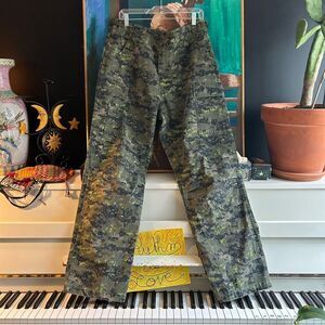 Vintage Combat Trousers Digital Camouflage Cargo Pants 31"-36"